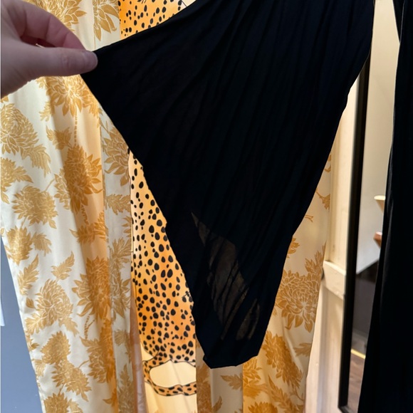 Novella Royale Anniversary Robe Black 🦄 - Picture 2 of 7